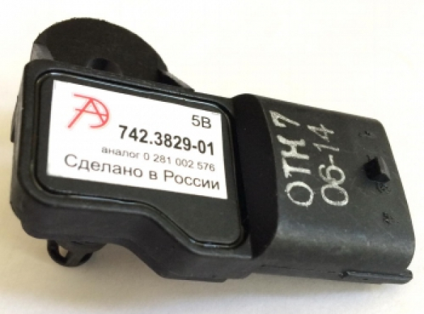 The pressure sensor and the charge air temperature 742.3829-01